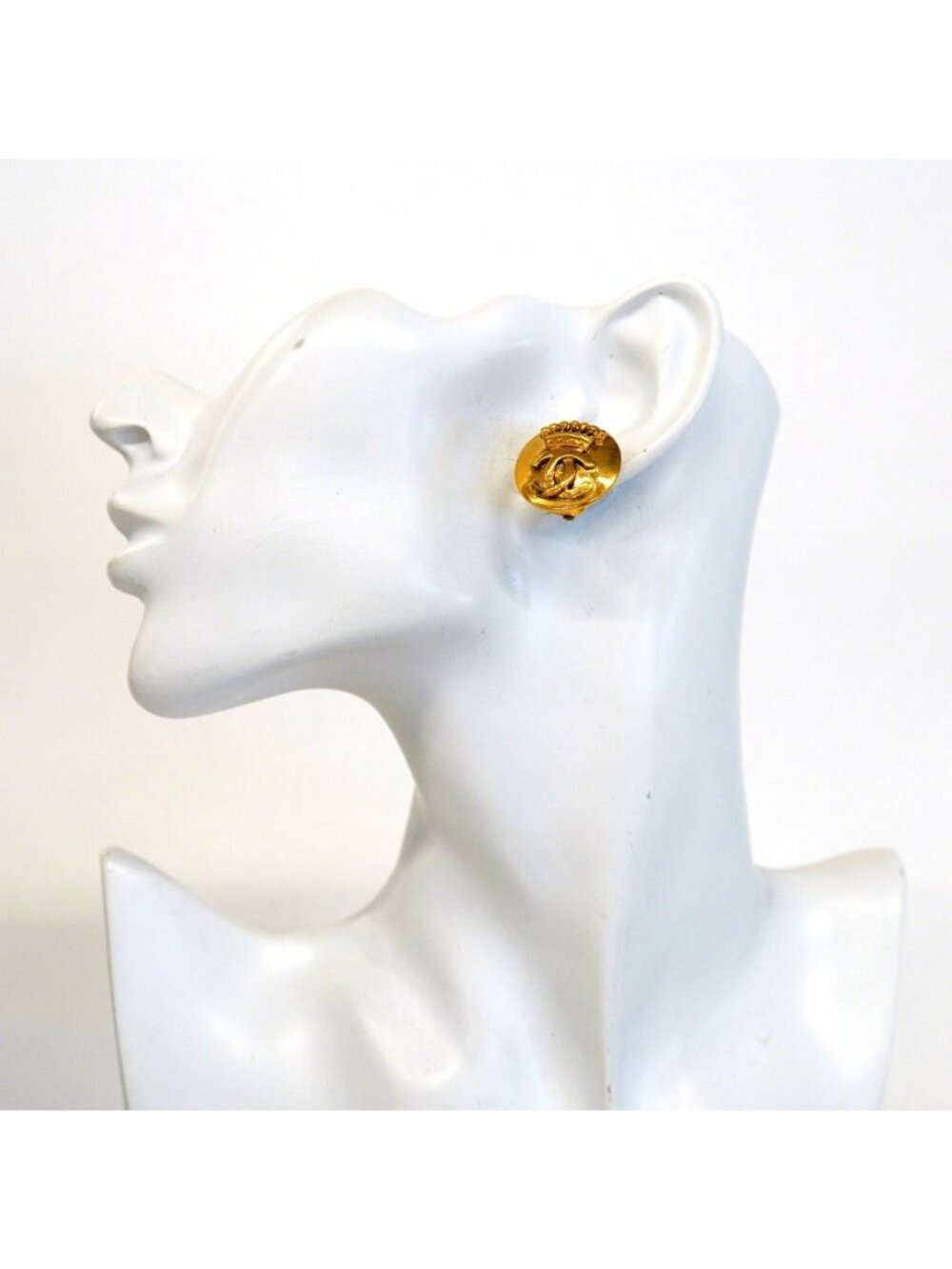 Chanel Earrings Vintage CC Logo Crown Round - Picture 5 of 5